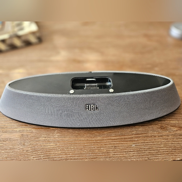 JBL Other - JBL On Stage 200iD High Performance Speaker Dock w/ Aux